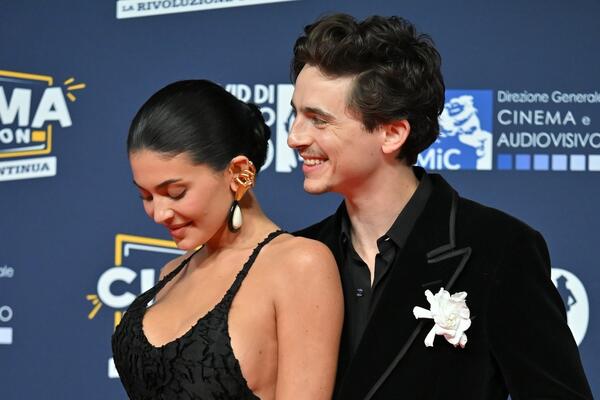 Пытается вернуть Тимоти Шаламе: Кайли Дженнер не может смириться с потерей любимого   