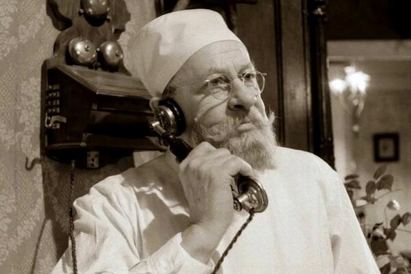 К 100-летию со дня рождения Евгения Евстигнеева зрители назвали любимые роли актера