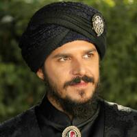 Звезда «Великолепного века» Мехмет Гюнсюр получил главную роль в турецком сериале «Зависть»