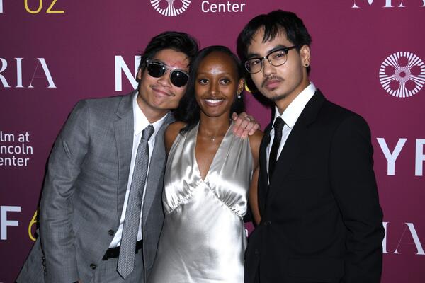 Старший сын Брэда Питта демонстративно отрекся от своего отца