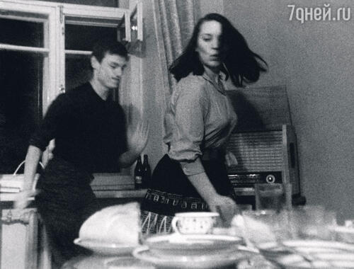 «В ревности Шукшин был страшен. Единственное, чего я добилась, — он перестал меня бить. После того, как я заехала ему сковородкой по башке» 