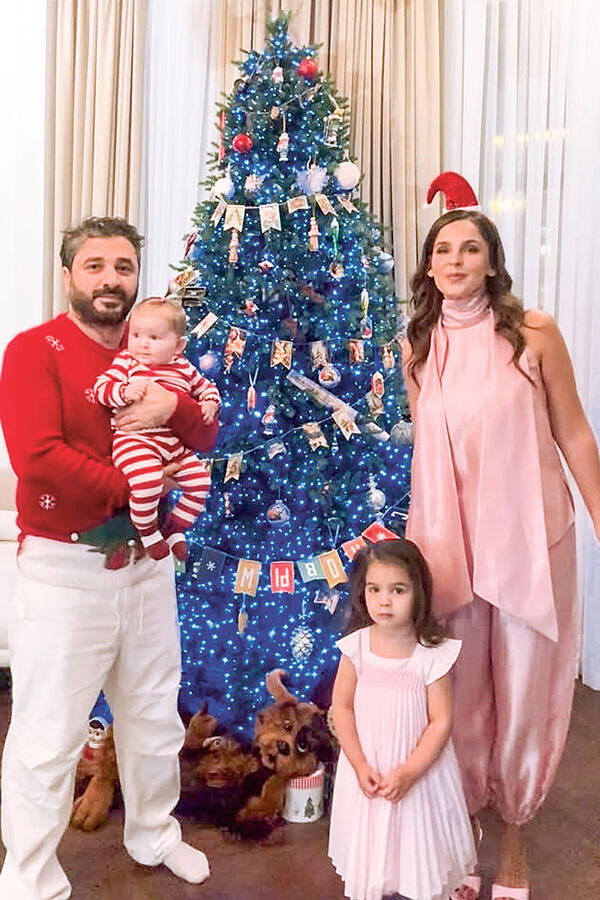 Сарик Андреасян и Лиза Моряк с детьми