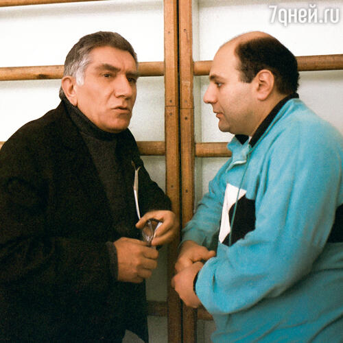 «Когда Армен Борисович говорит, что, играя в «Красной Шапочке» медведя, на самом деле он играл короля Лира, я абсолютно его понимаю, и как специалист по этой же части, и просто как коллега. А как иначе?» Сергей Газаров и Армен Джигарханян в фильме «Испанская актриса для русского министра», 1990 год