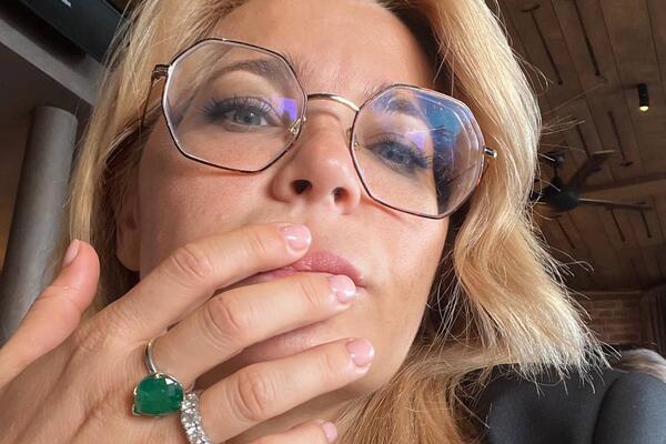 Загорелая и счастливая: Ирина Пегова показала отдых с бойфрендом в Дубае