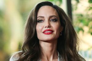 Анджелина Джоли была обнаружена без сознания у себя дома