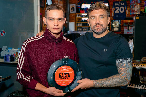 Фильм о Басте: холодный расчет или памятник при жизни?