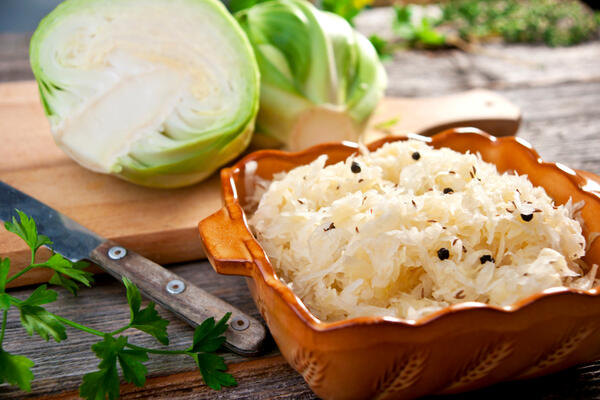 Что приготовить из квашеной капусты: рецепты супа, штруделя и солянки с грибами