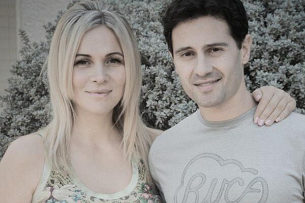 Незнакомые люди помогают Макарским обустраивать дом