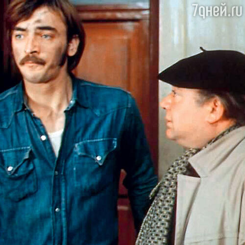 «Леонов не слишком стремился к общению, но я был дотошный, молодой, наглый и к нему приставал: «Евгений Павлович, подскажите, как тут играть? А тут?» И он показывал». (Евгений Леонов  и Михаил Боярский  в фильме «Старший сын». 1975 г.)