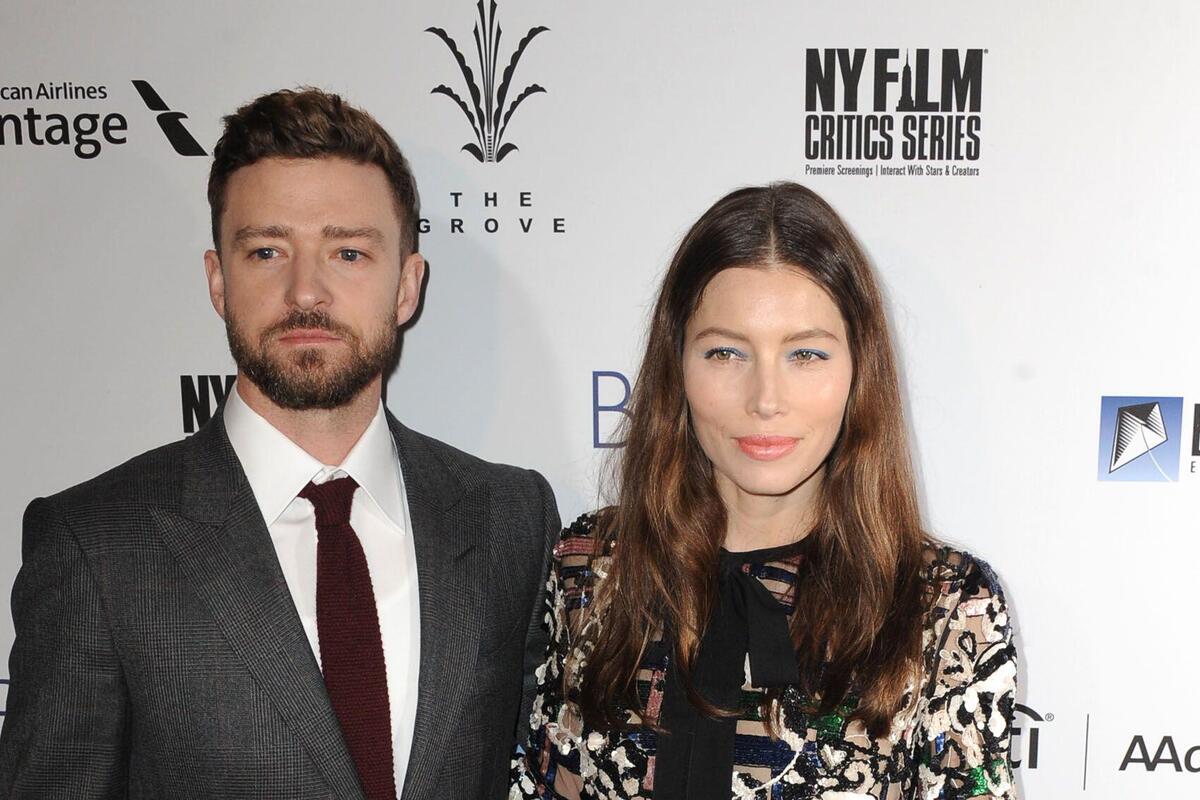 Кешенсіз жеке фотосурет