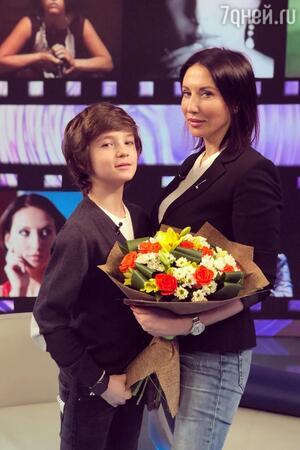 Алика Смехова с сыном Макаром
