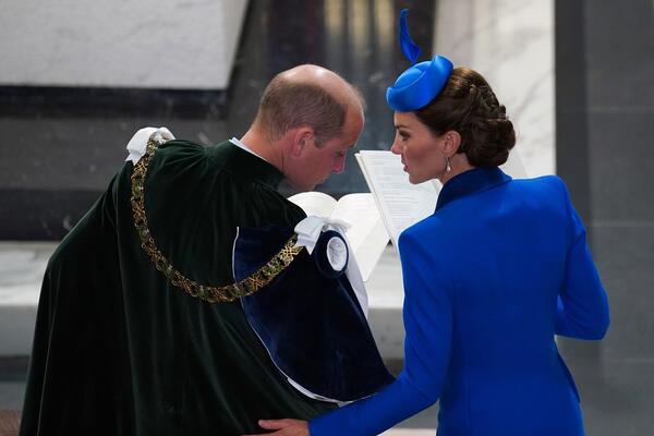 Коронация без коронации, Камень судьбы и игривая Кейт Миддлтон