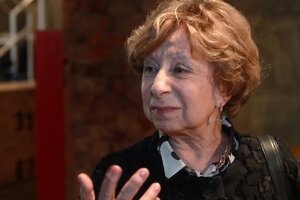 Охранники и запасные выходы: театр встал на защиту Лии Ахеджаковой