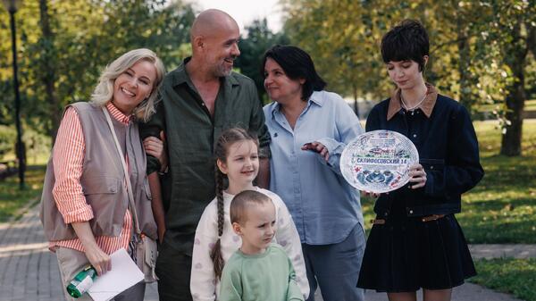 Максим Аверин и Мария Куликова вернулись к своим ролям в 14-м сезоне «Склифосовского»: кадры со съемок