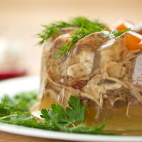 Как приготовить вкусный холодец за 15 минут на Новый год — всего два ингредиента, и никаких хлопот