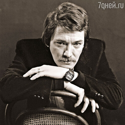 Меня поразили Гошины слова: «Я ни с кем не расстаюсь по-хамски. Мы общаемся, я знакомлю бывших со своими нынешними...»