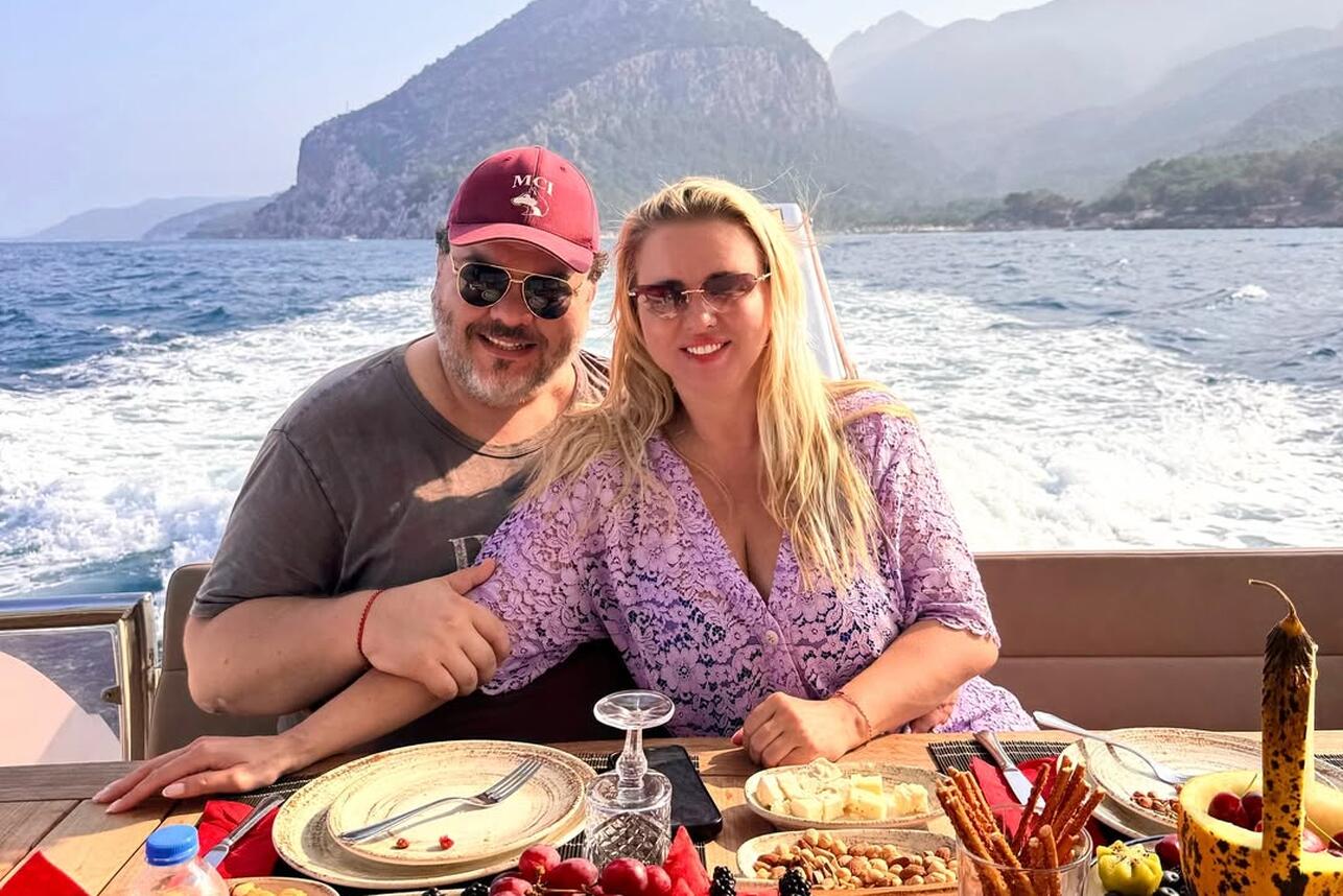 Семенович не вернулась в Россию после отпуска в Таиланде с женихом — планы поменялись Семенович не вернулась в Россию после отпуска в Таиланде с женихом — планы поменялись