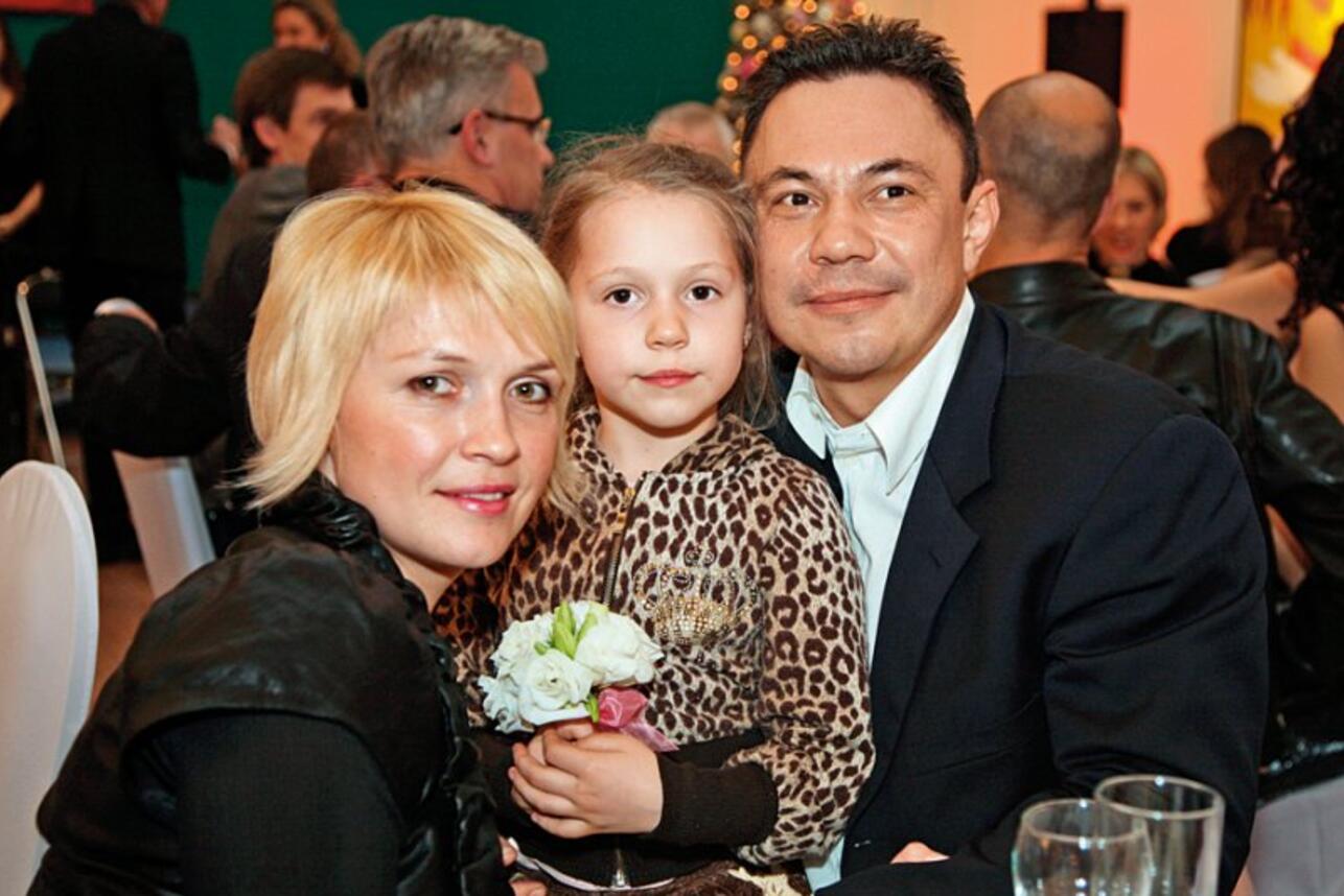 Константин Цзю с бывшей женой Натальей и дочкой
