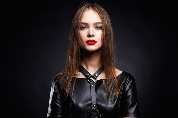 Как носить портупею? 4 беспроигрышных варианта