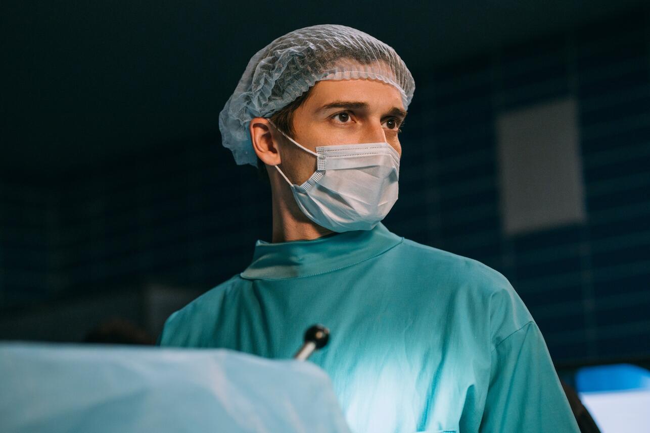 кадр из сериала «Склиф», 2025 фото