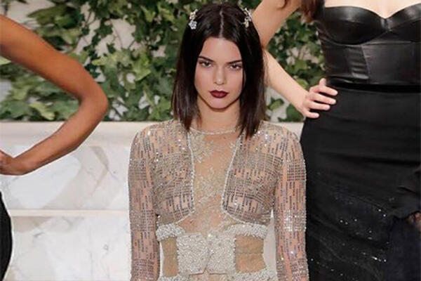 Образ дня: Кендалл Дженнер в La Perla