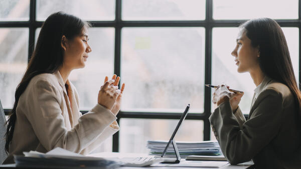 Как просить повышение зарплаты, премию, 13-ю и индексацию: когда, как и на что можно рассчитывать