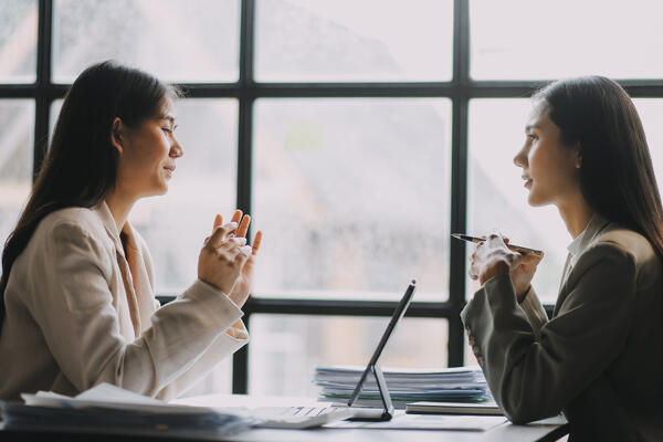 Как просить повышение зарплаты, премию, 13-ю и индексацию: когда, как и на что можно рассчитывать