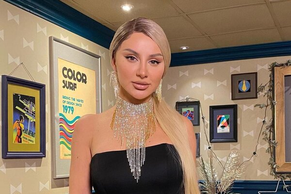 Расслабилась? Анна Asti без макияжа удивила поклонников