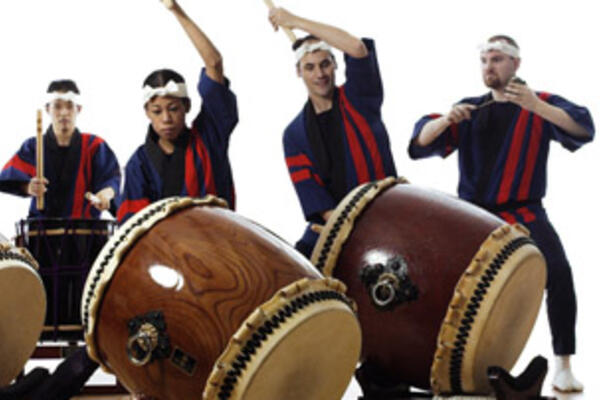 Мы дарим вам вибрации японских перкуссий!