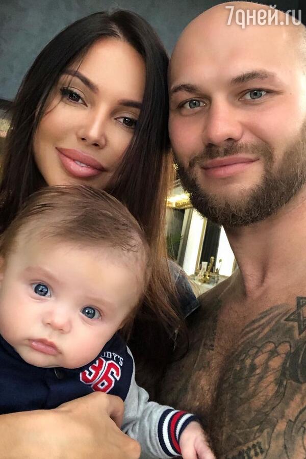 Джиган и Оксана Самойлова с их сыном 