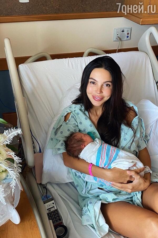 Оксана Самойлова и новорожденный сын