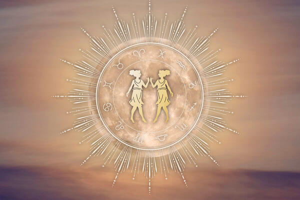 Полнолуние в Близнецах: как всем знакам зодиака добиться успеха 15 декабря