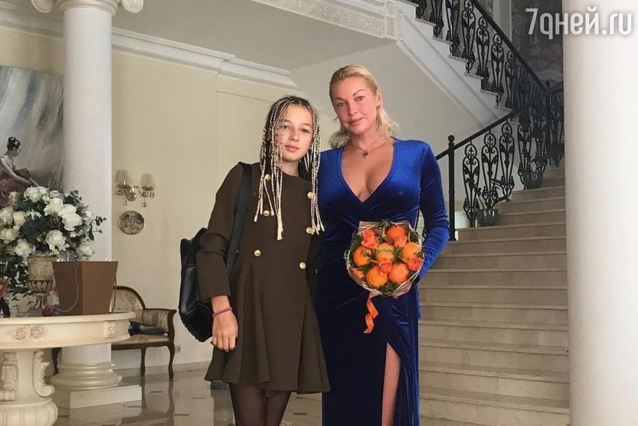 Анастасия Волочкова с дочкой Аришей