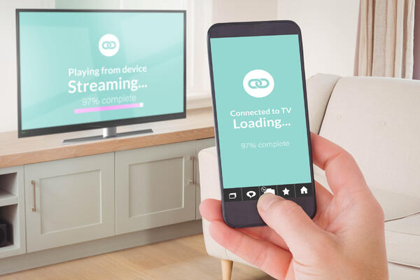 Не спешите его хоронить: для чего сгодится старенький смартфон