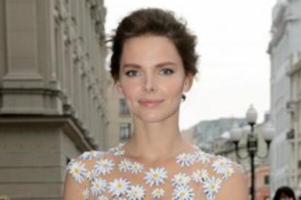 Образ дня: Елизавета Боярская в Yanina