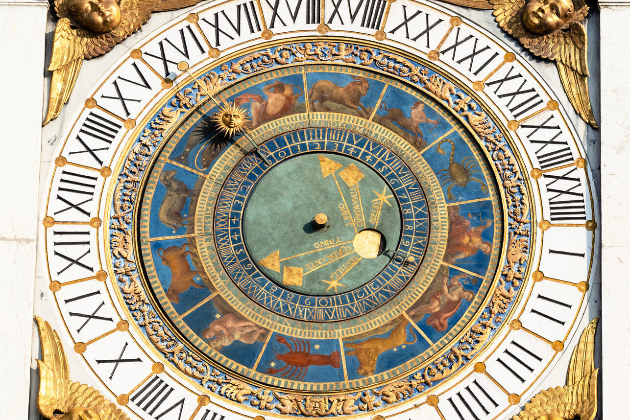 86 РђСЃС‚СЂРѕР»РѕРі РђСЂРёСЃС‚РѕРІР° РЅР°Р·РІР°Р»Р° С‚СЂРё Р·РЅР°РєР° Р·РѕРґРёР°РєР°, РєРѕС‚РѕСЂС‹Рµ СЂР°СЃСЃС‚Р°РЅСѓС‚СЃСЏ РІ РЅРѕРІРѕРіРѕРґРЅСЋСЋ РЅРѕС‡СЊ вЂ” СЃРЅРёРјРёС‚Рµ РєРѕСЂРѕРЅСѓ