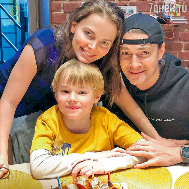 Елизавета Боярская и Максим Матвеев с сыном Андреем