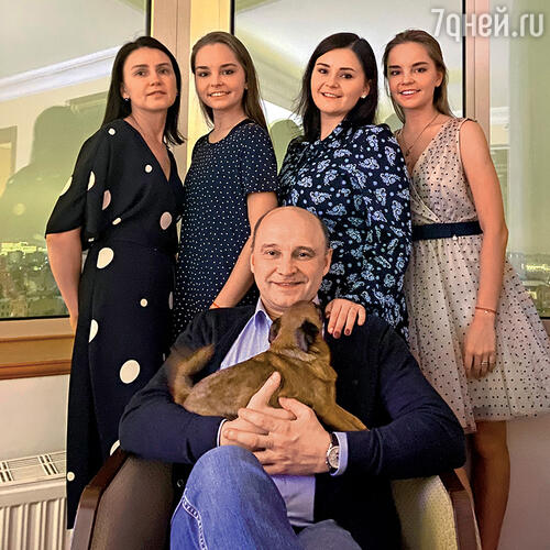 С мамой, папой, Аришей и сестрой Полиной