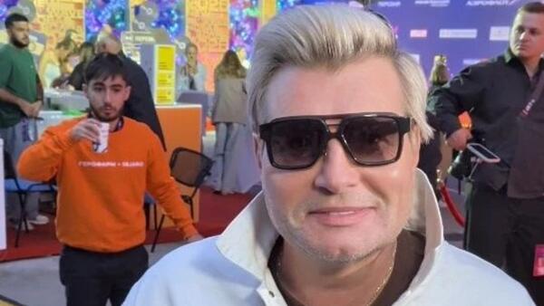 49-летний Николай Басков показал лицо вблизи без фильтров и грима