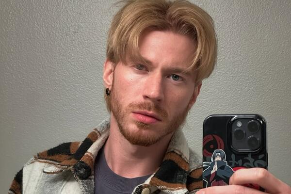 Пошел по стопам отца: Никита Пресняков показал фото с красоткой, похожей на Подольскую