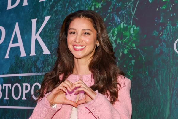 Равшана Куркова показала дочь, отца которой никто не видел &mdash; будто мать-одиночка