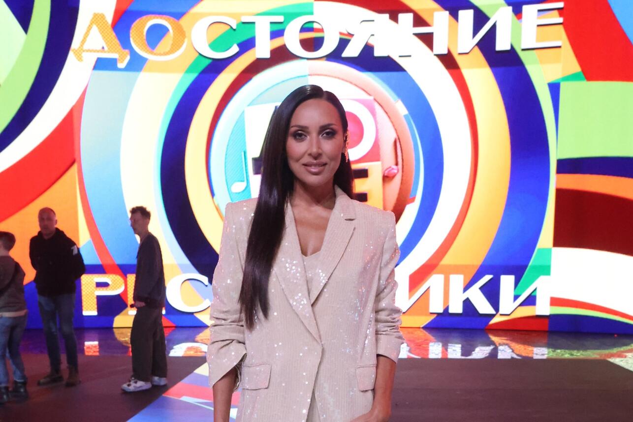 Алсу на съемках шоу «ДОстояние РЕспублики. Двухтысячные» фото