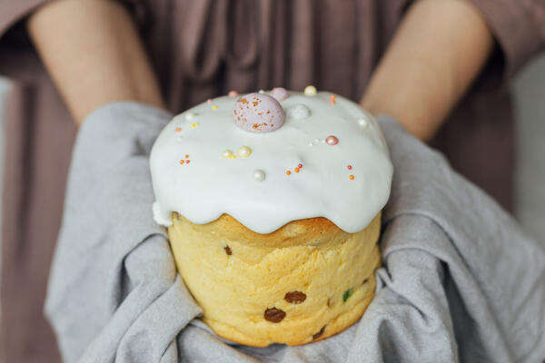 Не опадет и не зачерствеет: как испечь идеальный кулич, даже если вы делаете это впервые