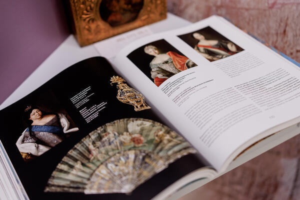 Эрмитаж и сеть товаров для красоты открывают тайны прошлого в новой роскошной книге