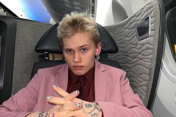 Не выдержал без TikTok: Даня Милохин окончательно покинул Россию