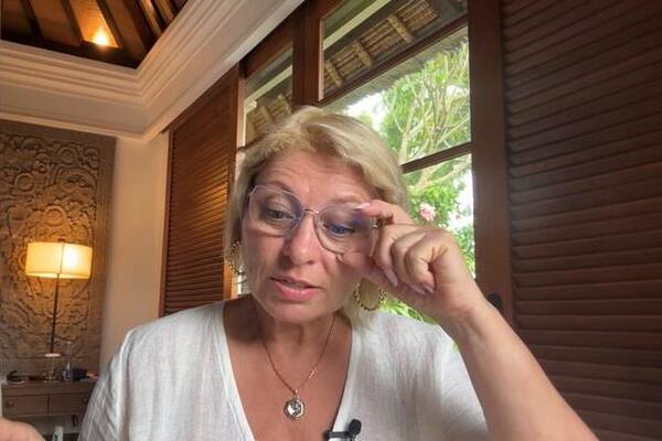 Анжела Перл назвала знак зодиака, который сбросит оковы в феврале