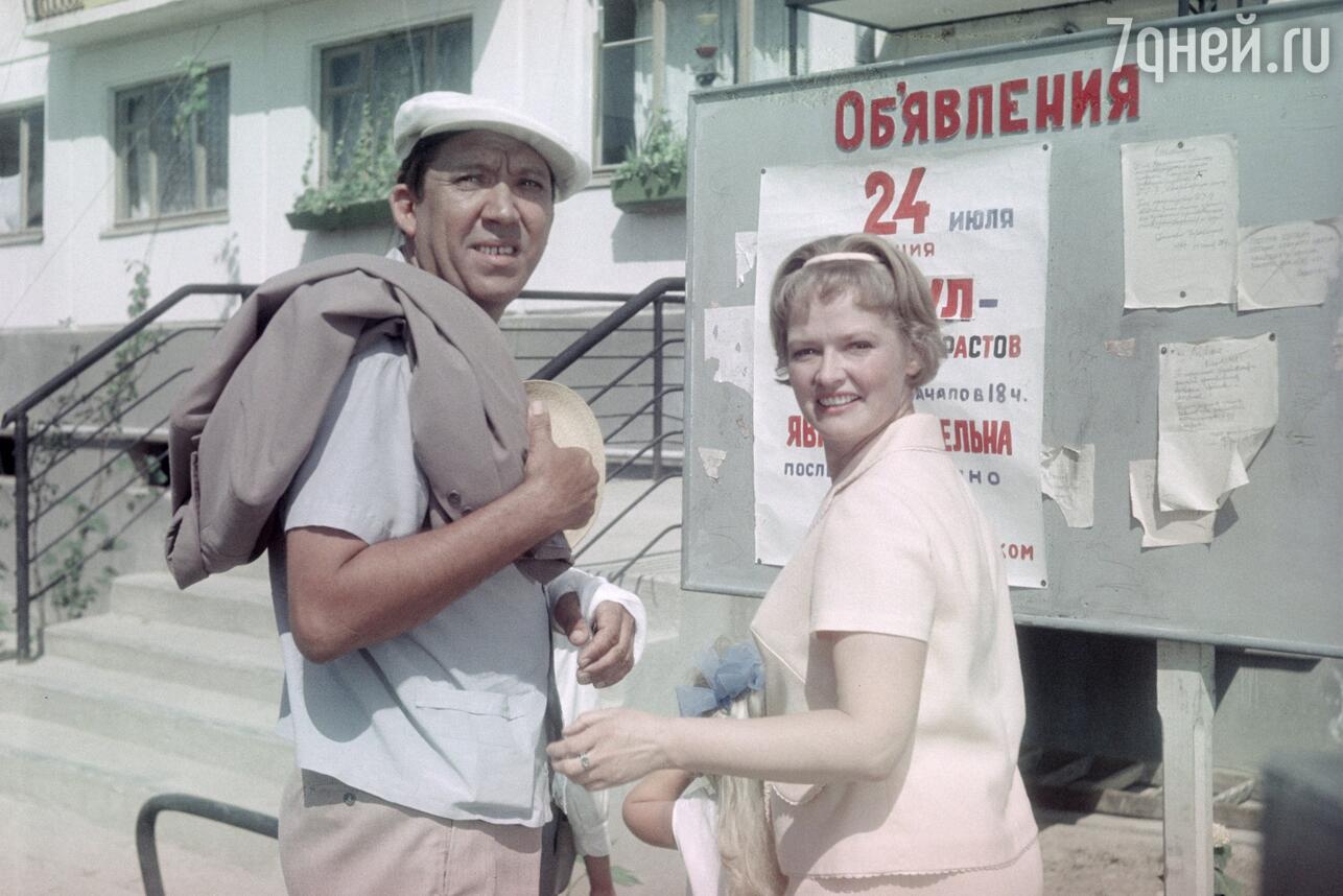Нина Гребешкова и Юрий Никулин на съемках «Бриллиантовой руки», 1969 фото