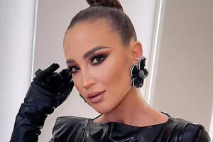 Бузова устроила прощальную вечеринку перед отъездом из России