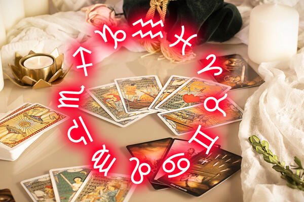 Львам — использовать козыри, Скорпионам — рисковать: таро-прогноз на 16 — 22 марта для всех знаков
