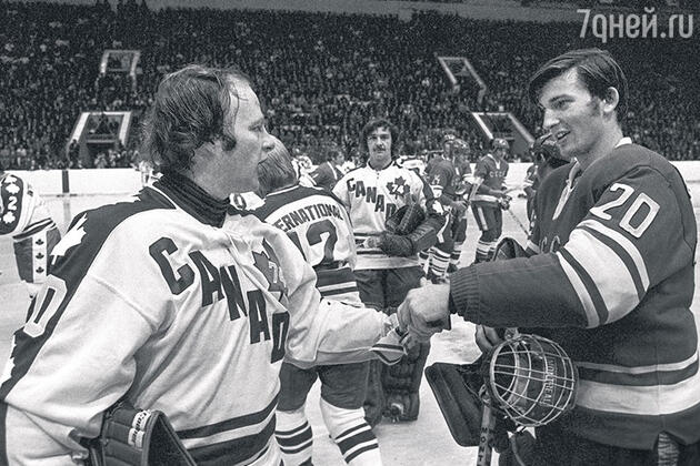 Владислав Третьяк с вратарем сборной Канады Джерри Чиверсом